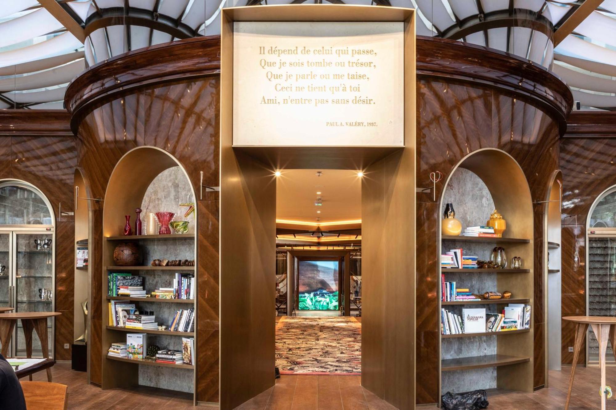 فندق Rosewood ساو باولو المظهر الخارجي الصورة Library on board